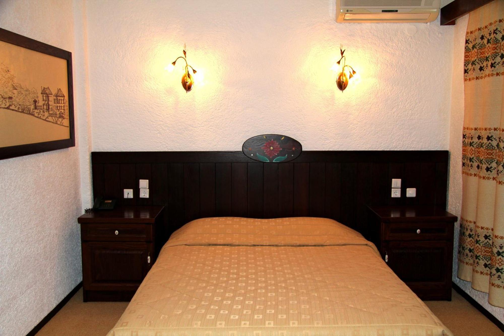 Hotel Taxiarches 아리스티 외부 사진