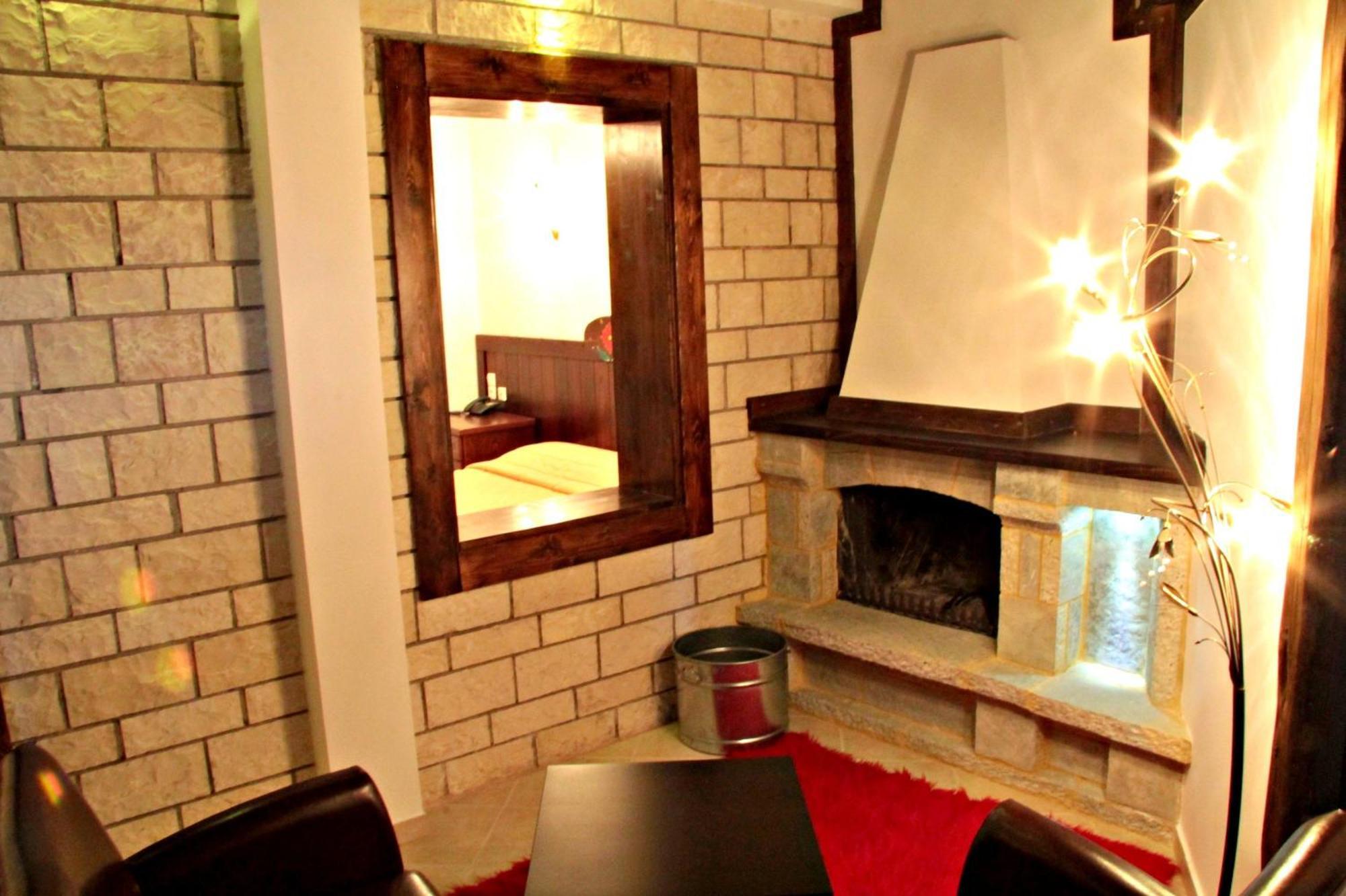 Hotel Taxiarches 아리스티 외부 사진